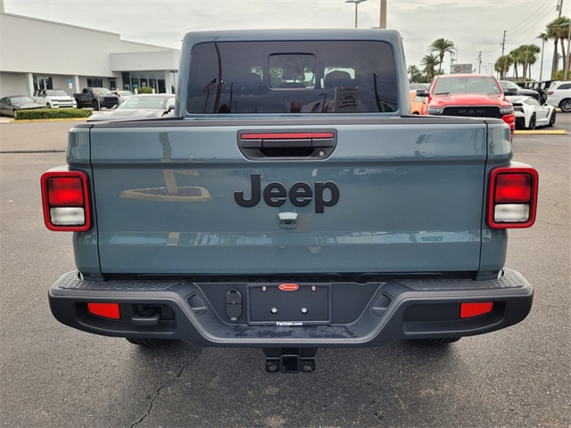 2025 Jeep Gladiator Sport S photo 2