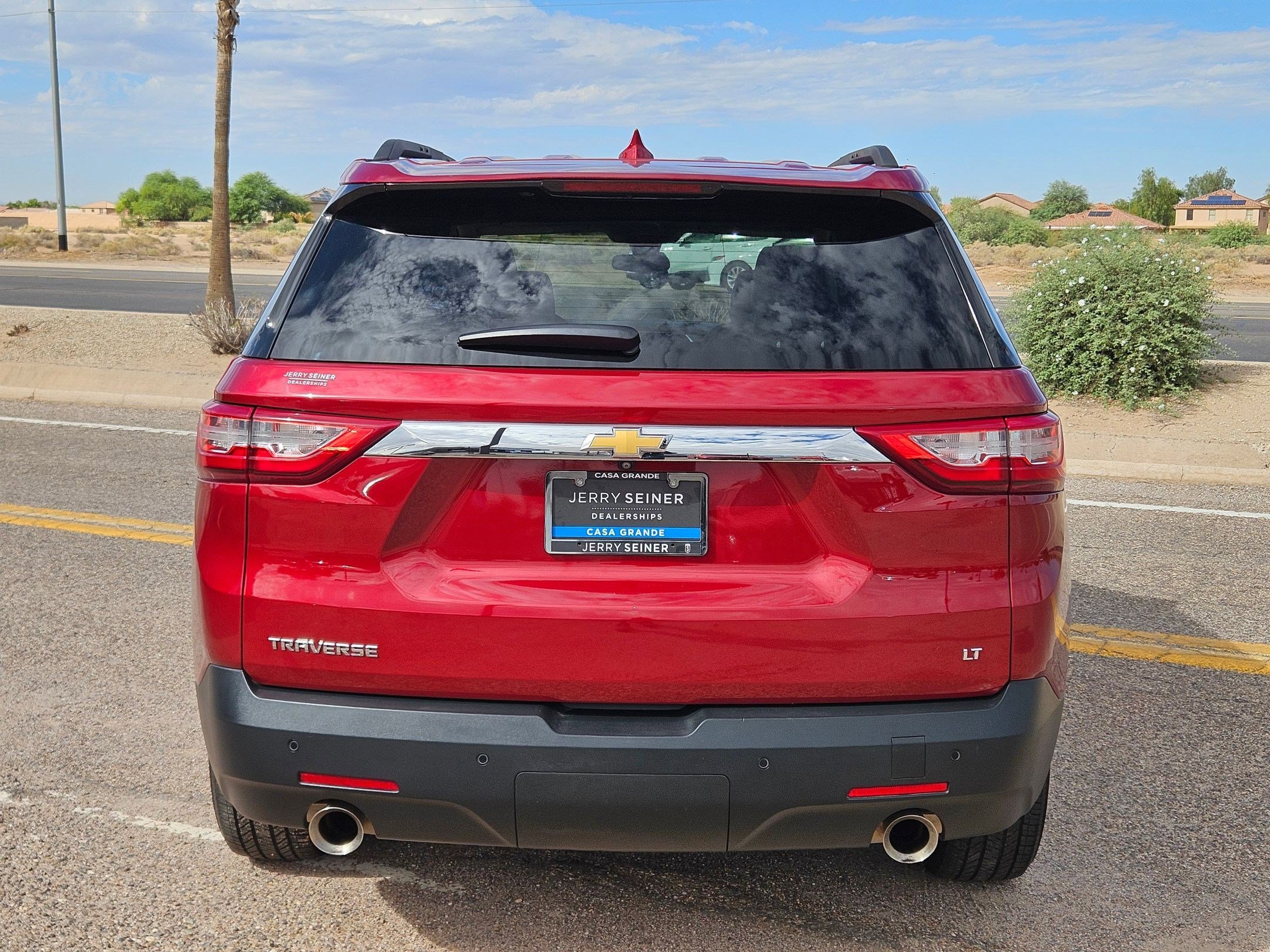 2020 Chevrolet Traverse photo 2