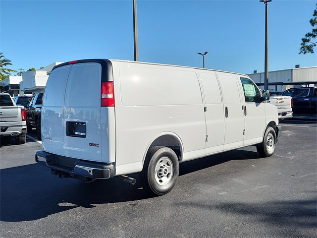 2025 Gmc Savana Cargo 2500 photo 4