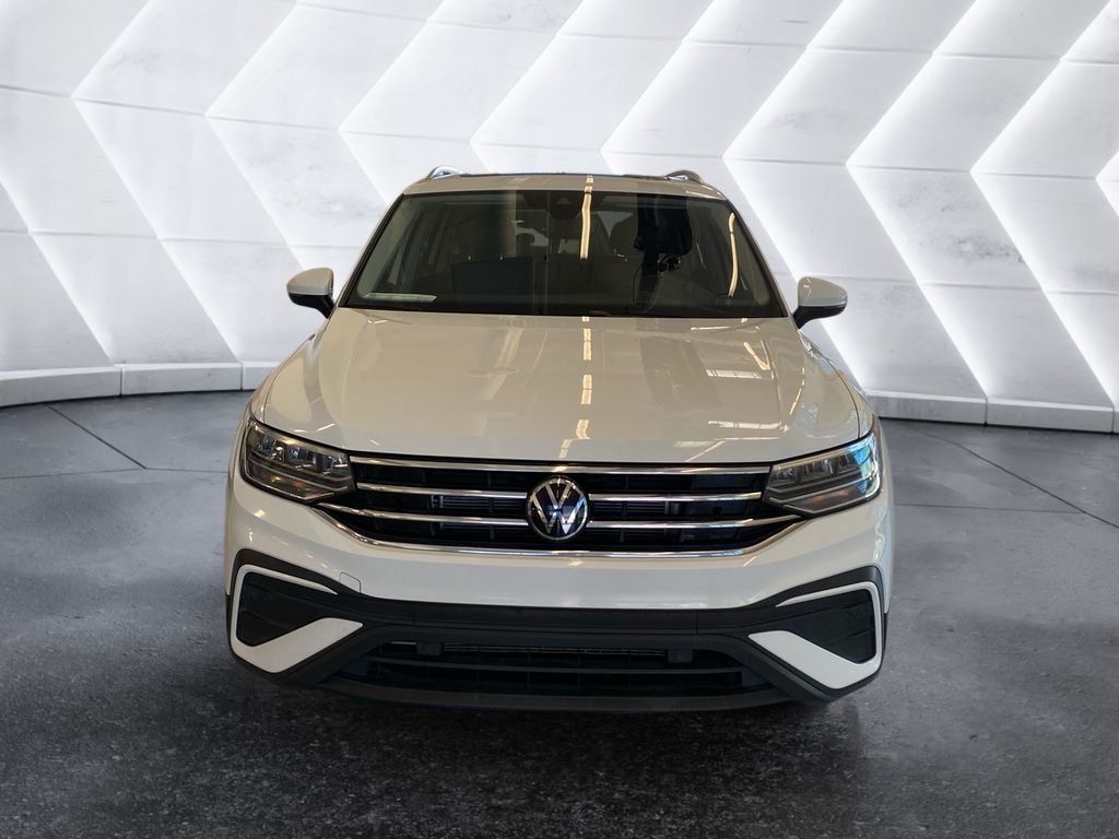 2024 Volkswagen Tiguan SE photo 2