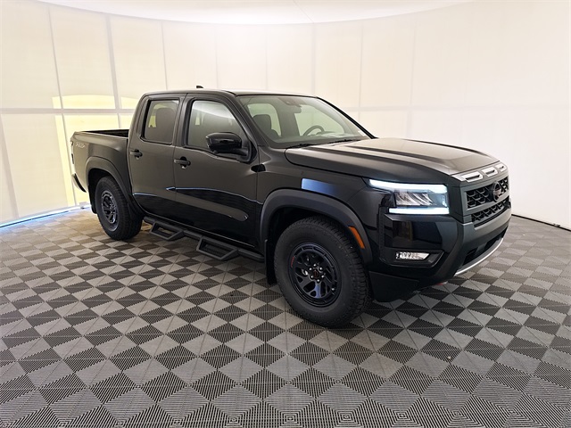 2026 Nissan Frontier PRO-X's photo