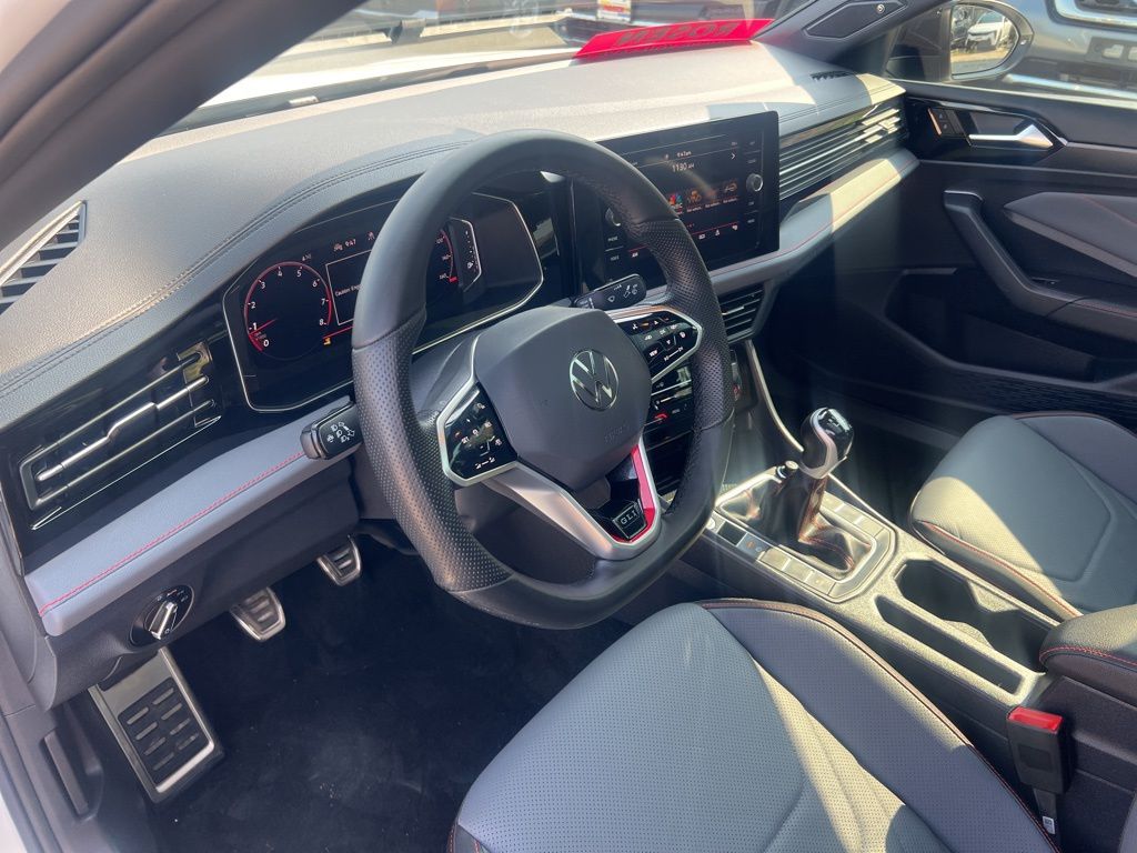 2025 Volkswagen Jetta GLI 2.0T Autobahn photo 4