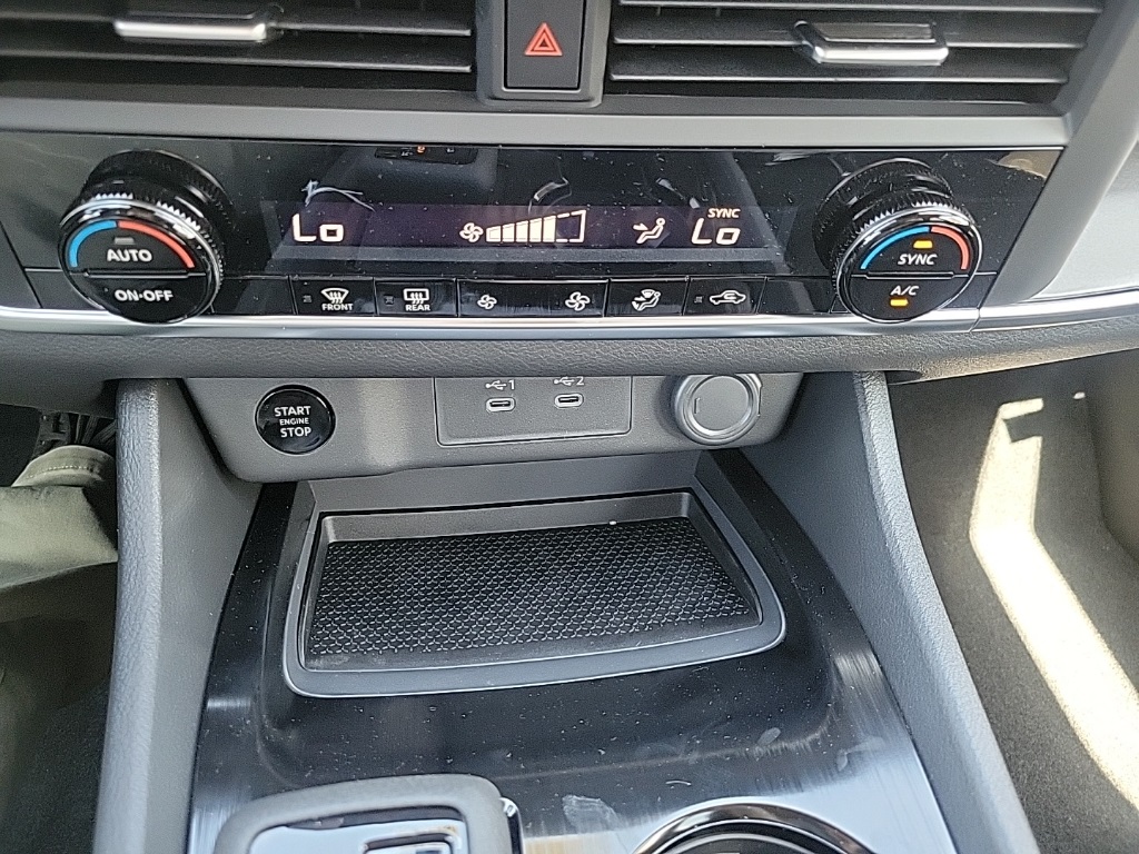 2026 Nissan Rogue SV photo 11
