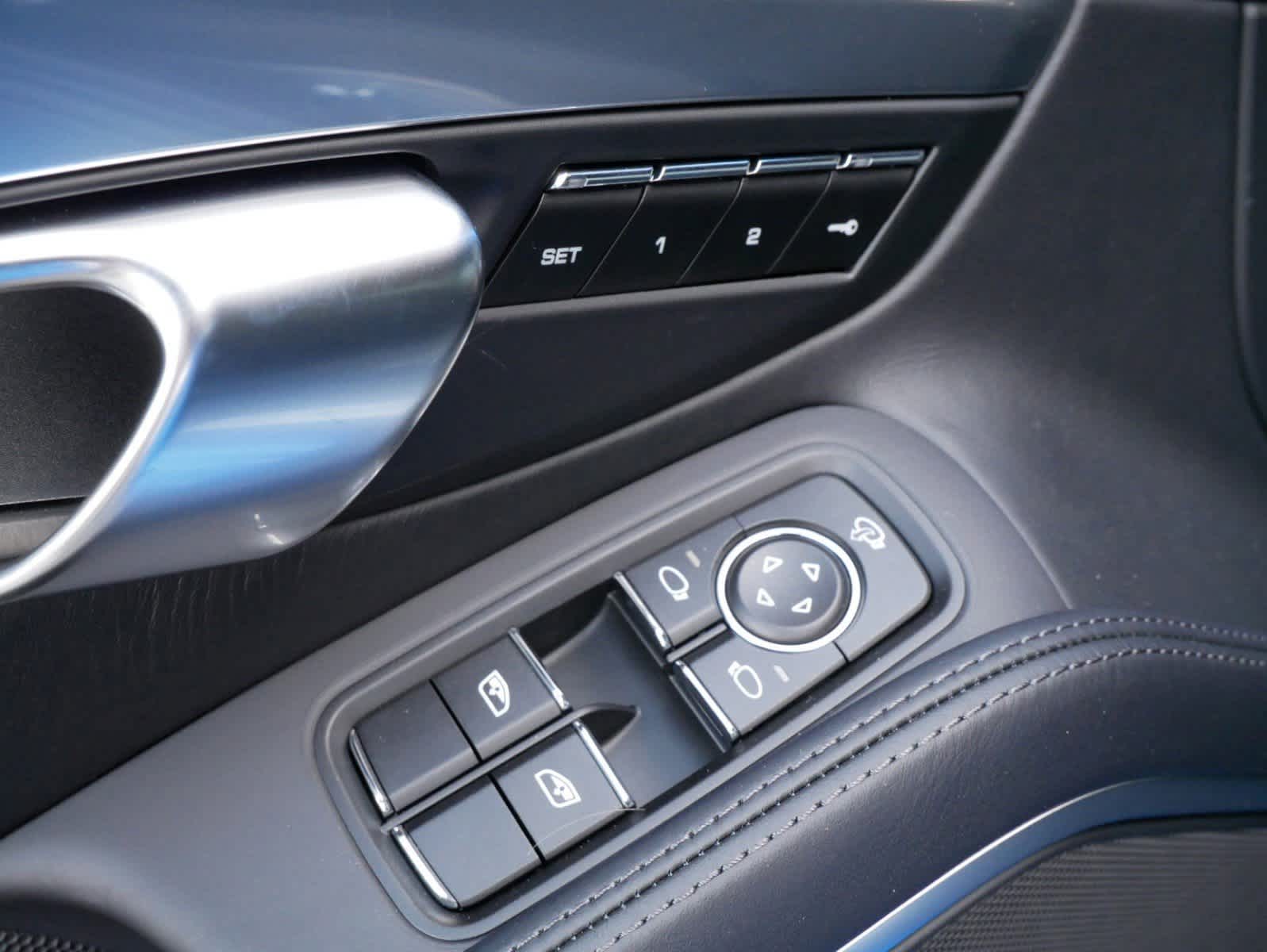 2025 Porsche Cayman S photo 12