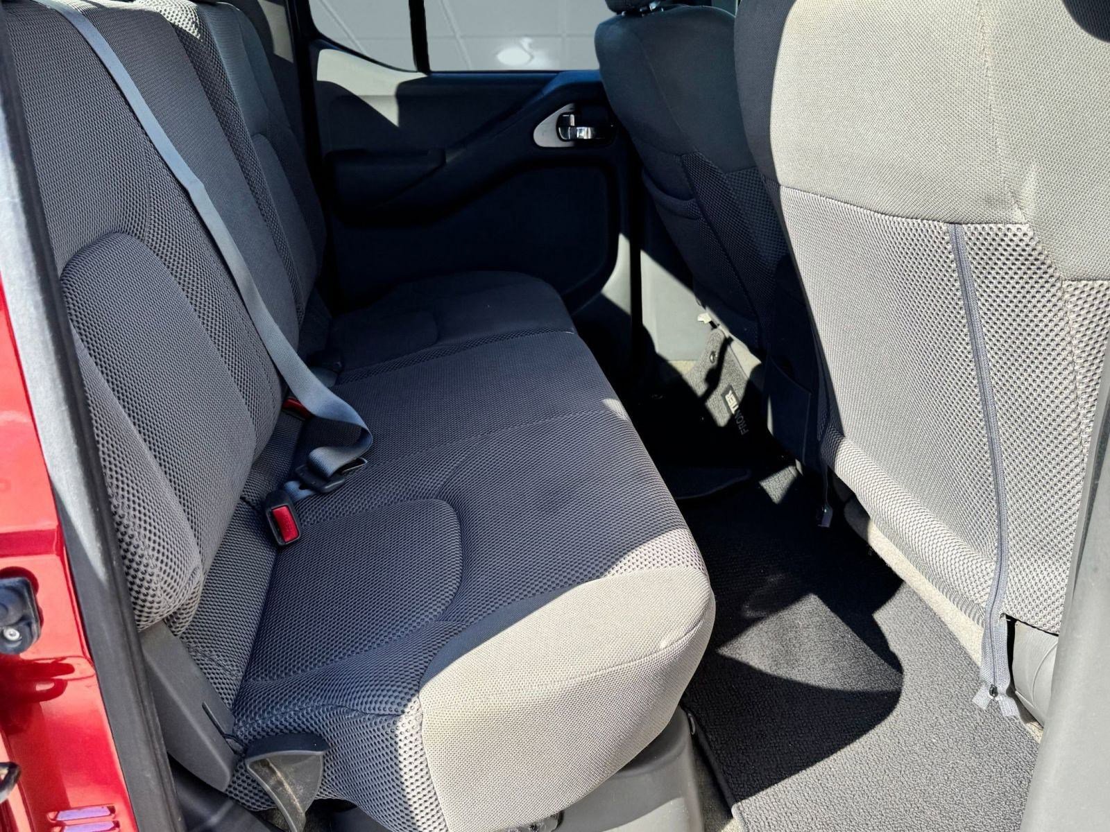 2016 Nissan Frontier SV photo 18