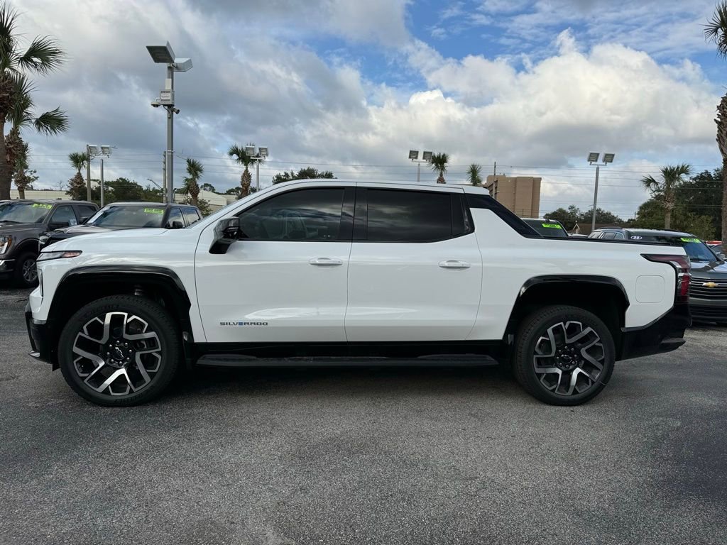 2024 Chevrolet Silverado EV RST photo 3