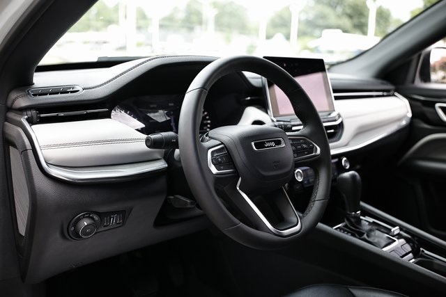 2024 Jeep Compass Limited photo 19