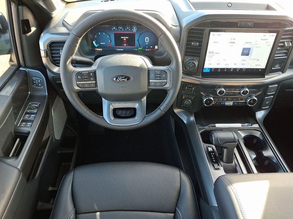 2025 Ford F-150 Lariat photo 4