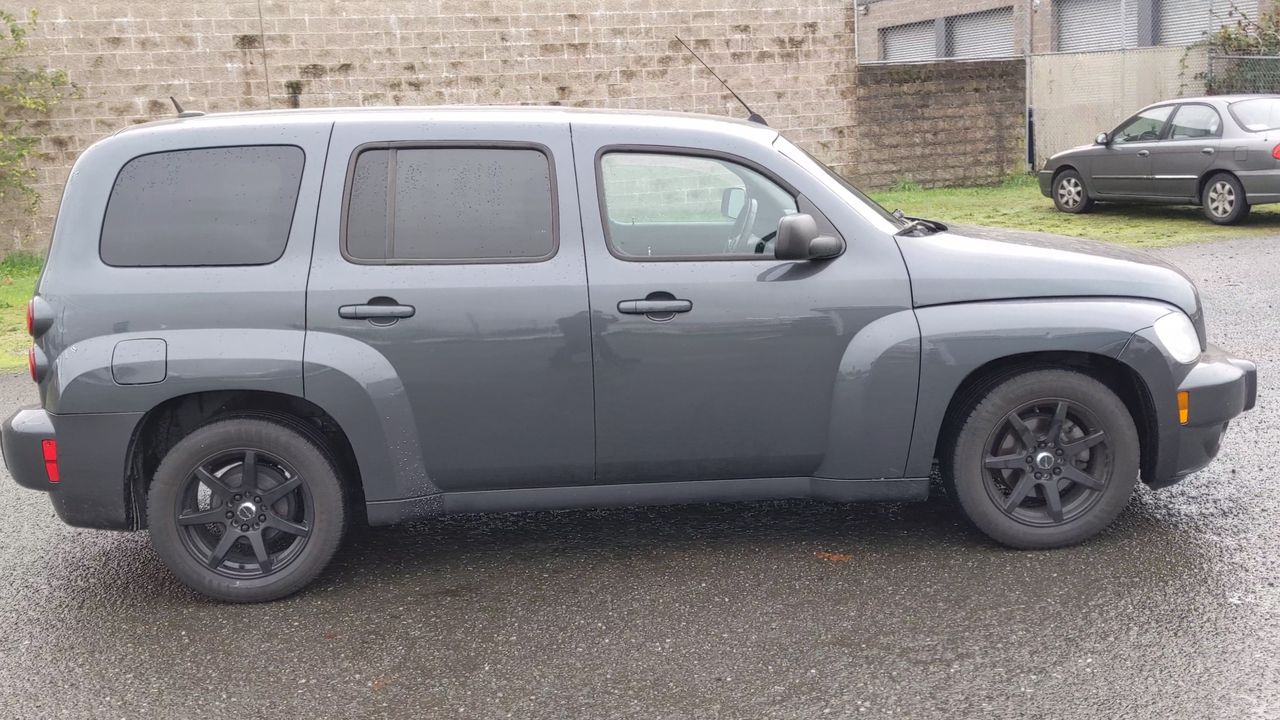 2011 Chevrolet HHR LS photo 3