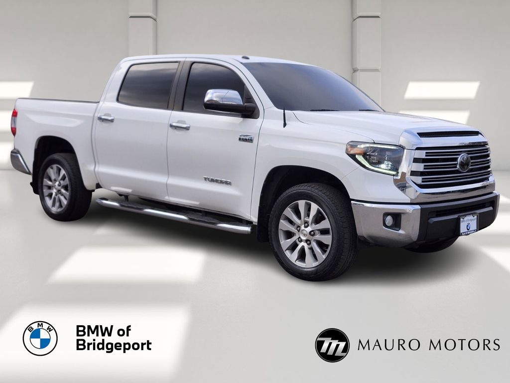 2015 Toyota Tundra SR5's photo