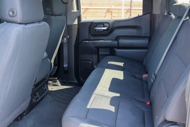 Used 2021 Silver Ice Metallic Chevrolet Custom image 11