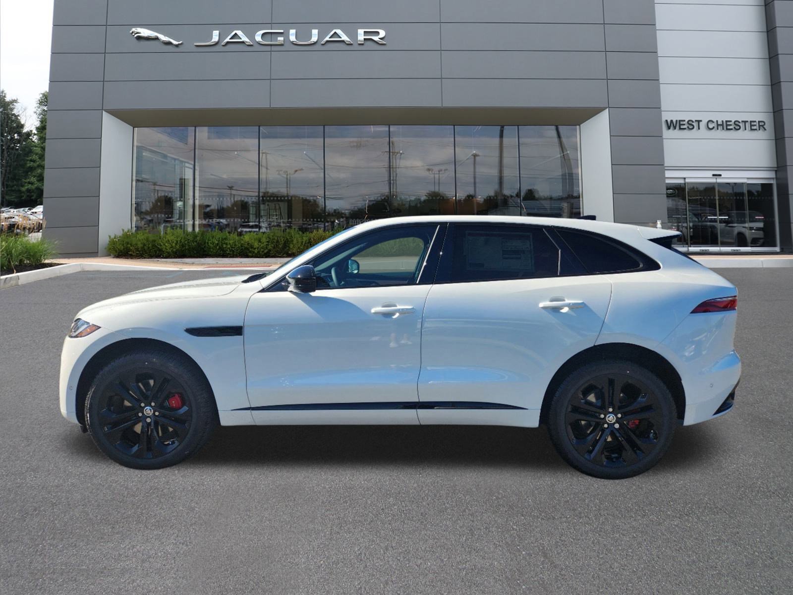 2024 Jaguar F-PACE P400 R-Dynamic S photo 3