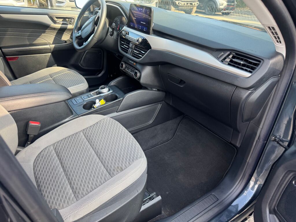 2022 Ford Escape SE photo 21