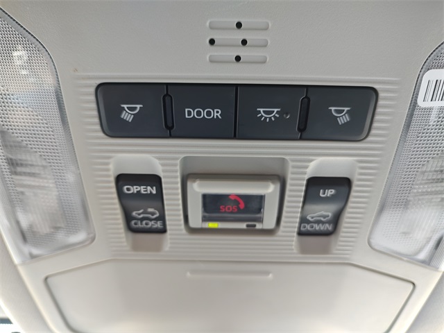 2022 Toyota RAV4 Hybrid XLE photo 23