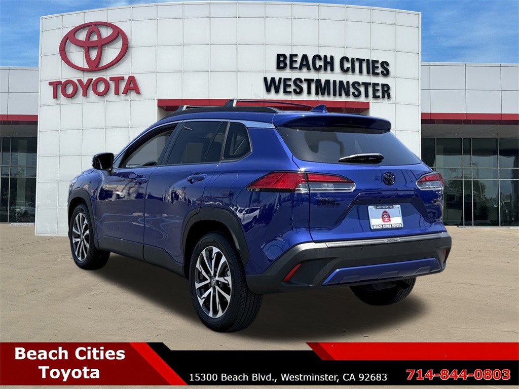 2023 Toyota Corolla Cross XLE photo 7
