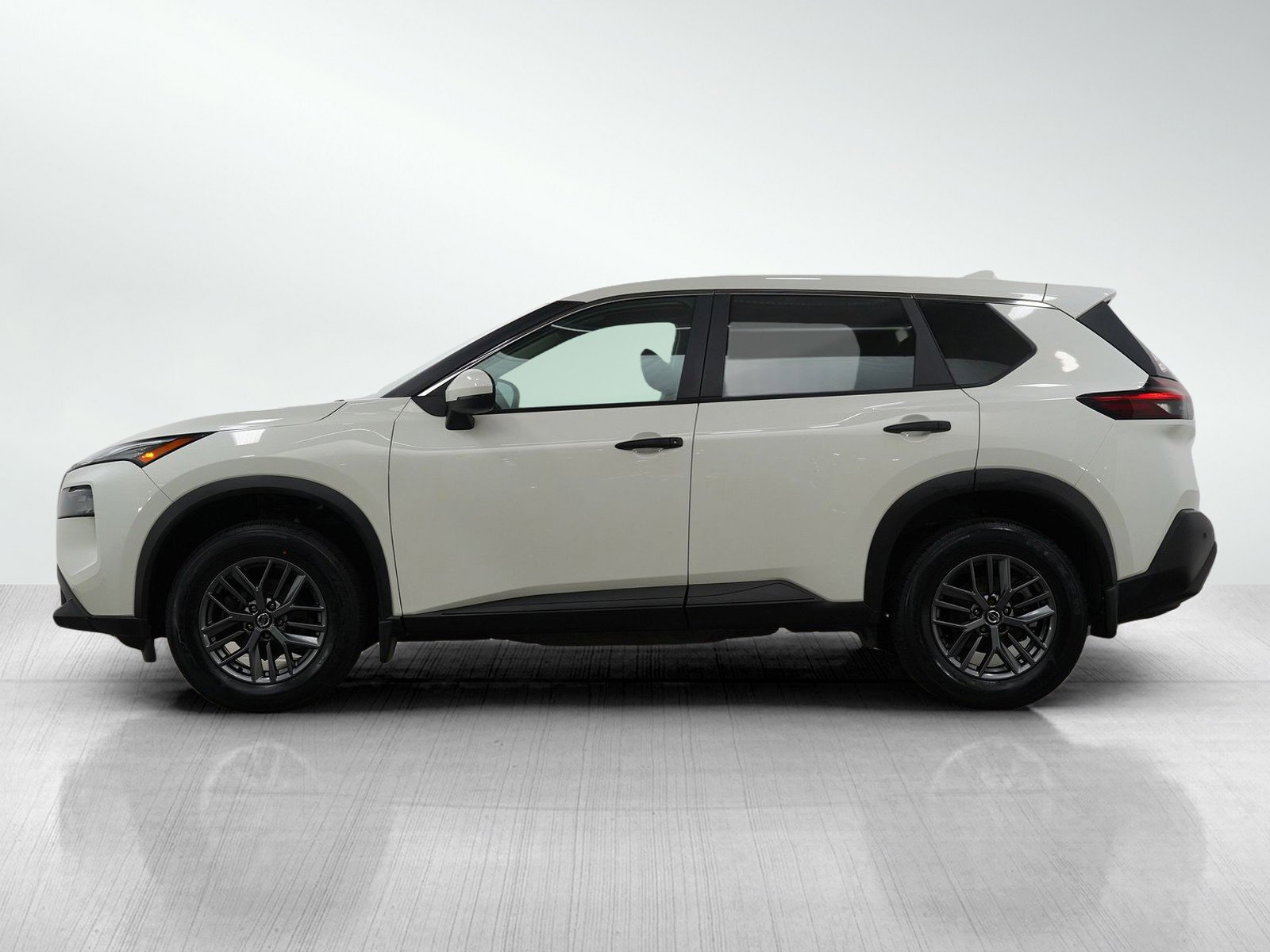 Used 2021 Nissan Rogue S with VIN 5N1AT3AB2MC673983 for sale in Wayzata, Minnesota