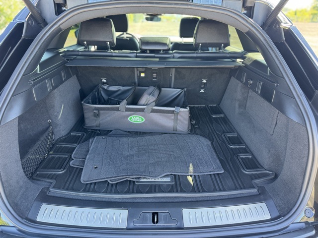 2024 Land Rover Range Rover Velar SE photo 10
