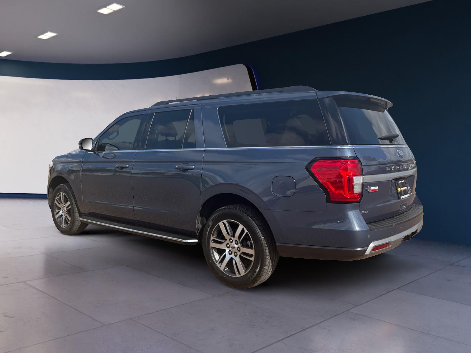 2022 Ford Expedition MAX XLT photo 2