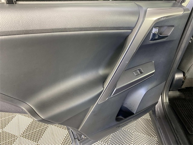 2018 Toyota RAV4 XLE photo 22