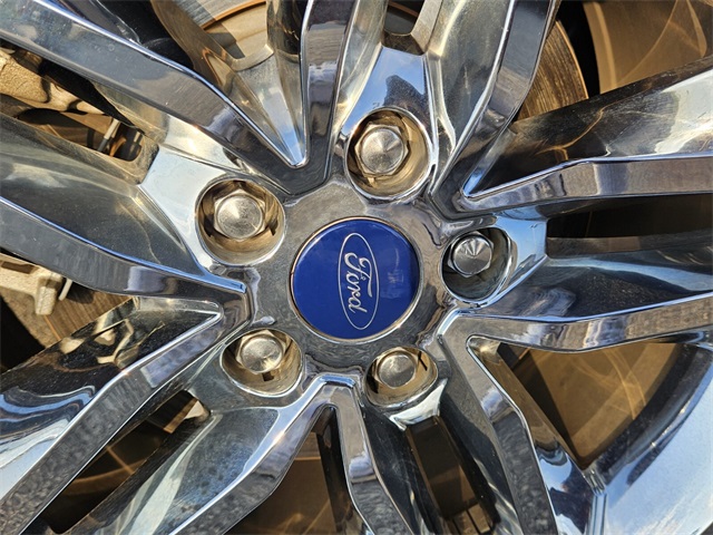 2017 Ford Edge SEL photo 19