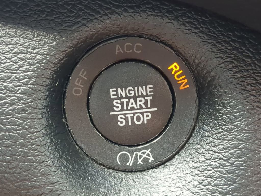 2021 Jeep Cherokee Altitude photo 27
