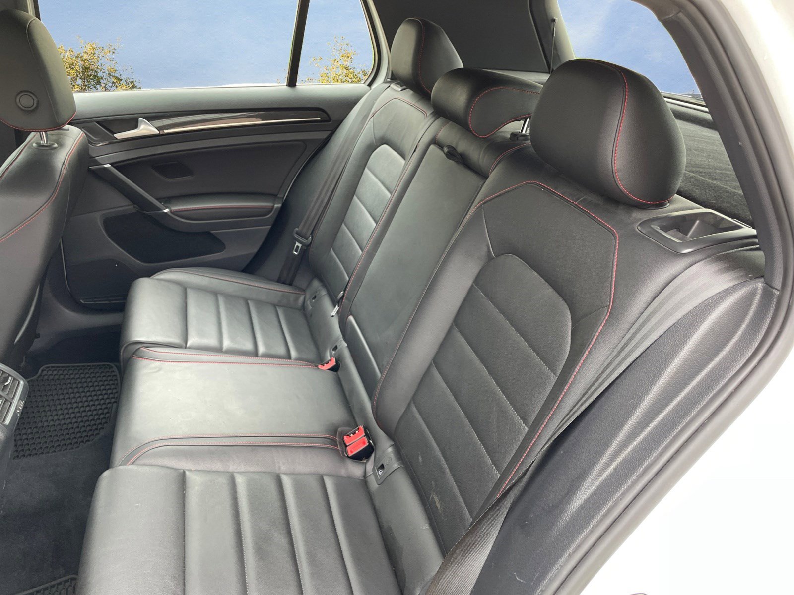2016 Volkswagen Golf GTI SE photo 11