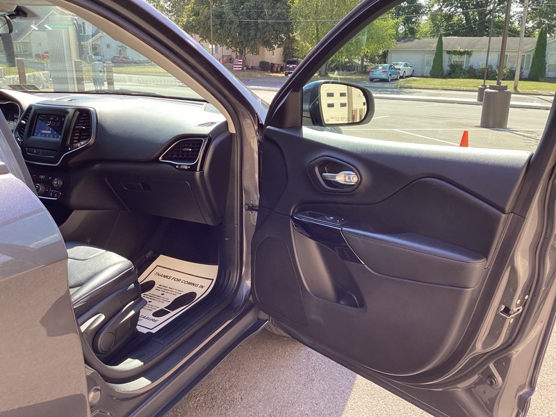 2020 Jeep Cherokee Altitude Sport photo 14