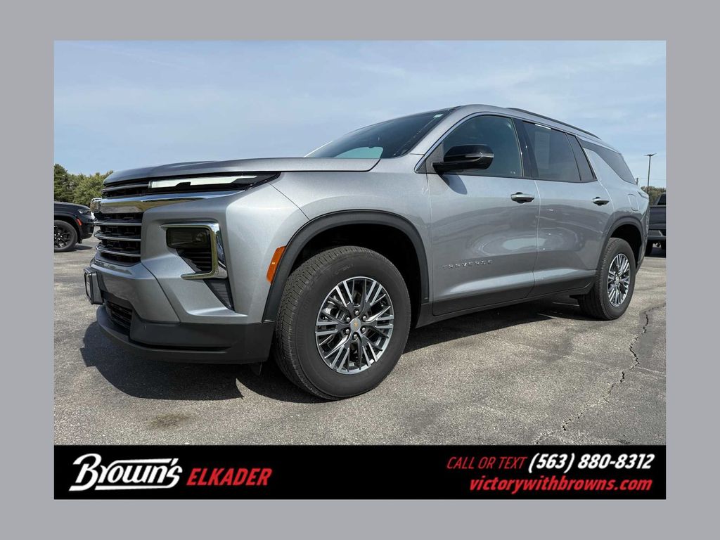 2025 Chevrolet Traverse LT's photo