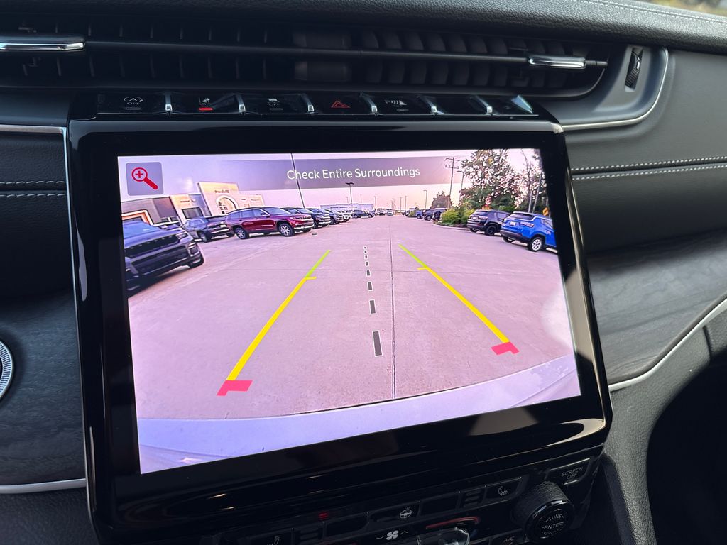 2025 Jeep Grand Cherokee Limited photo 23