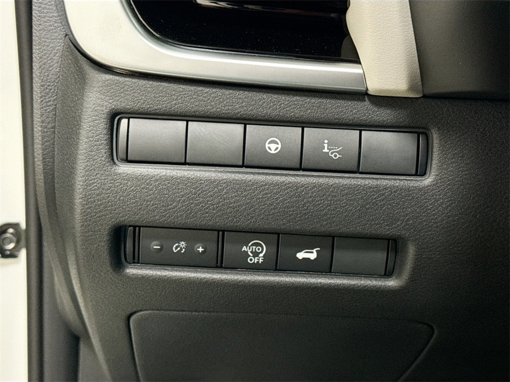 2025 Nissan Rogue SL photo 37