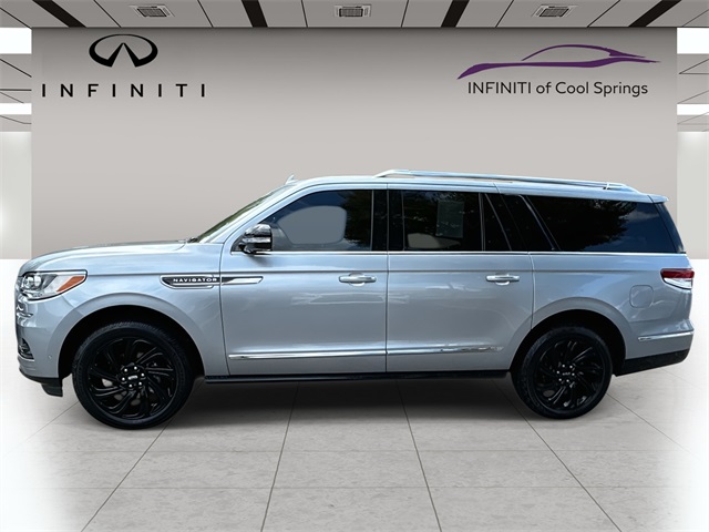 2023 Lincoln Navigator L Reserve photo 4