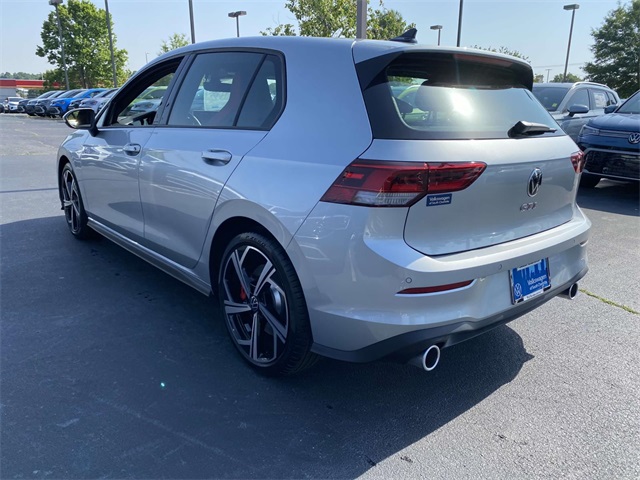 2025 Volkswagen Golf GTI SE photo 4