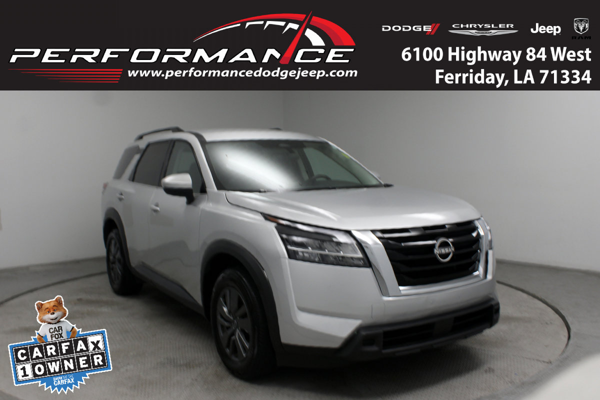 2024 Nissan Pathfinder SV's photo
