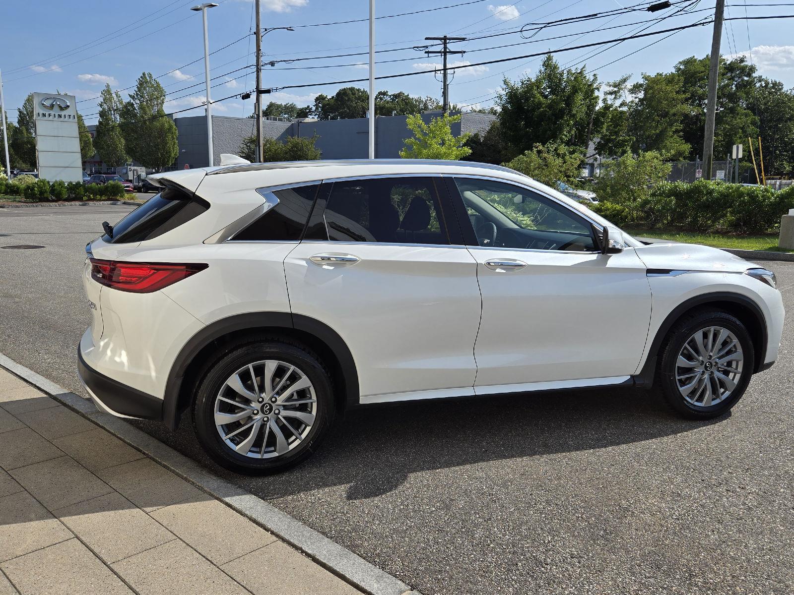 2025 Infiniti QX50 Luxe AWD photo 14