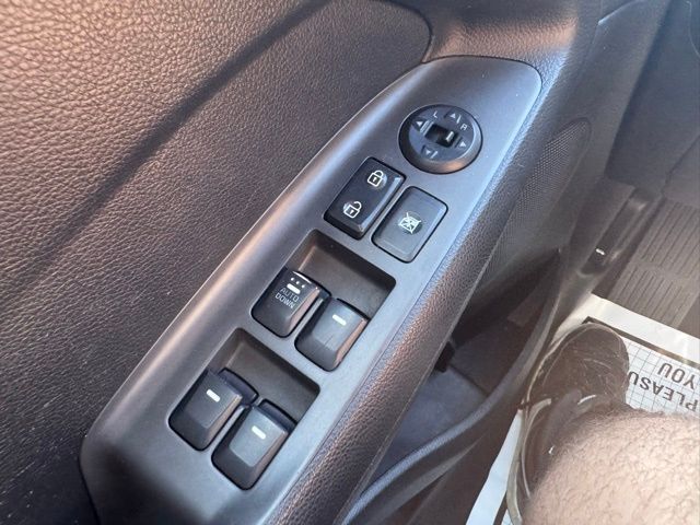 2017 Kia Forte LX Base photo 19