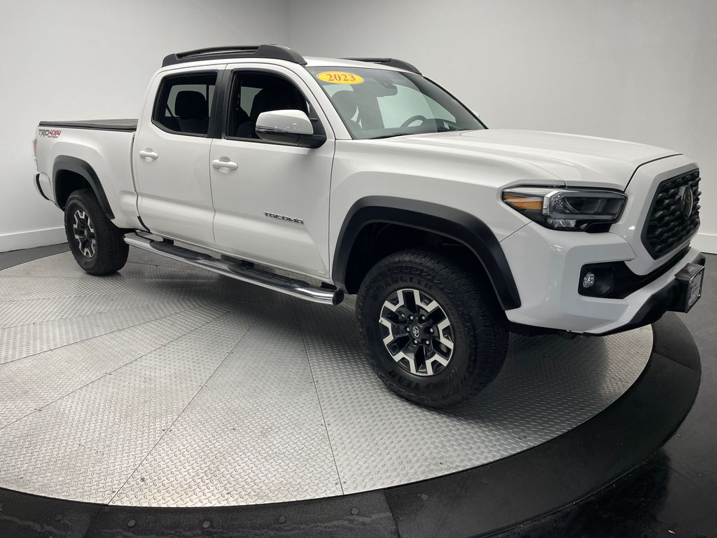 2023 Toyota Tacoma TRD Off-Road photo 3
