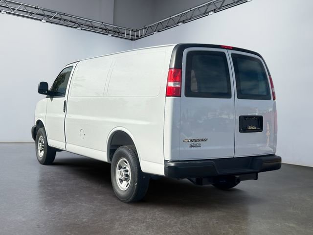 2025 Chevrolet Express Cargo 2500 photo 3