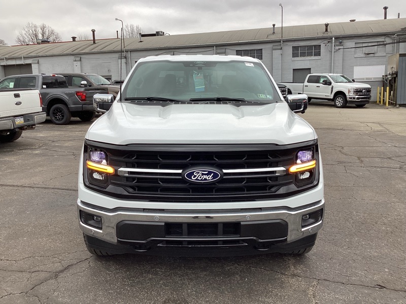 2025 Ford F-150 XLT photo 2