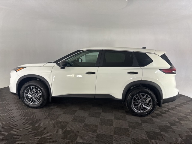 2026 Nissan Rogue S photo 5