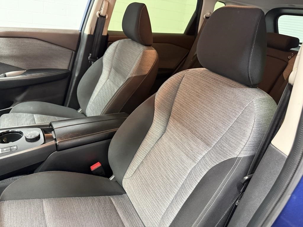 2023 Nissan Rogue SV photo 13