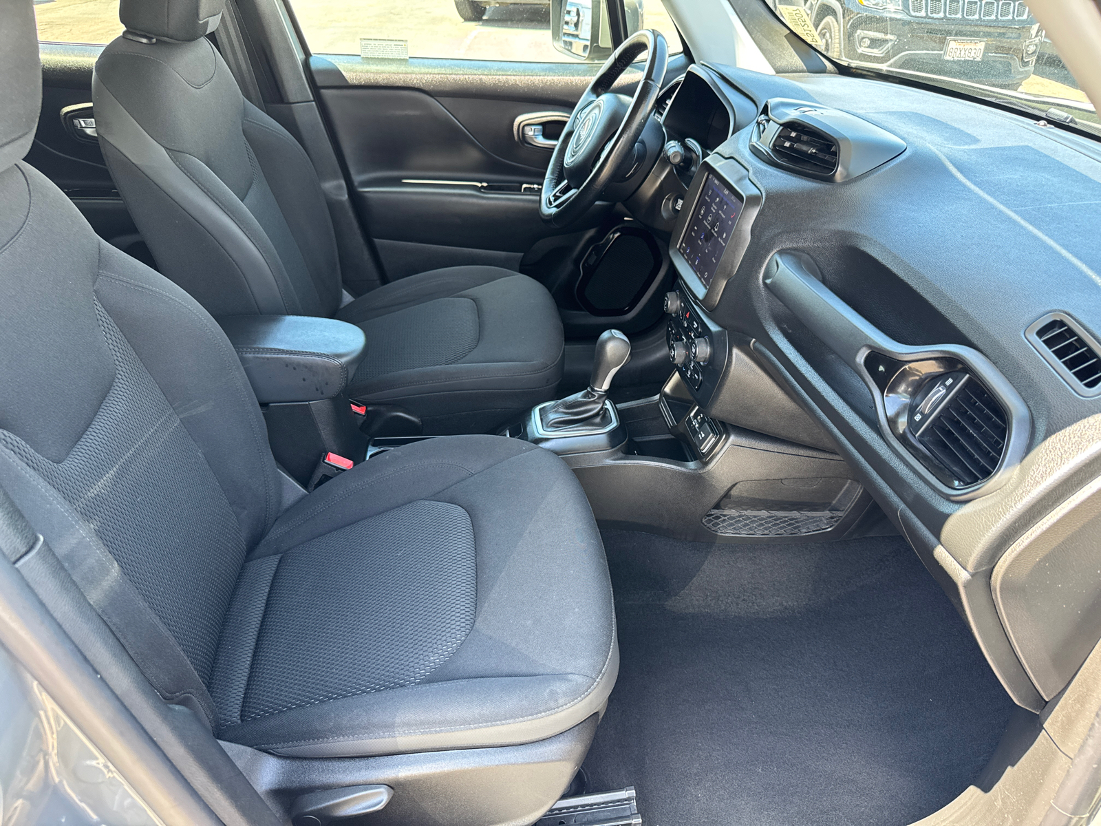 2020 Jeep Renegade Altitude photo 3