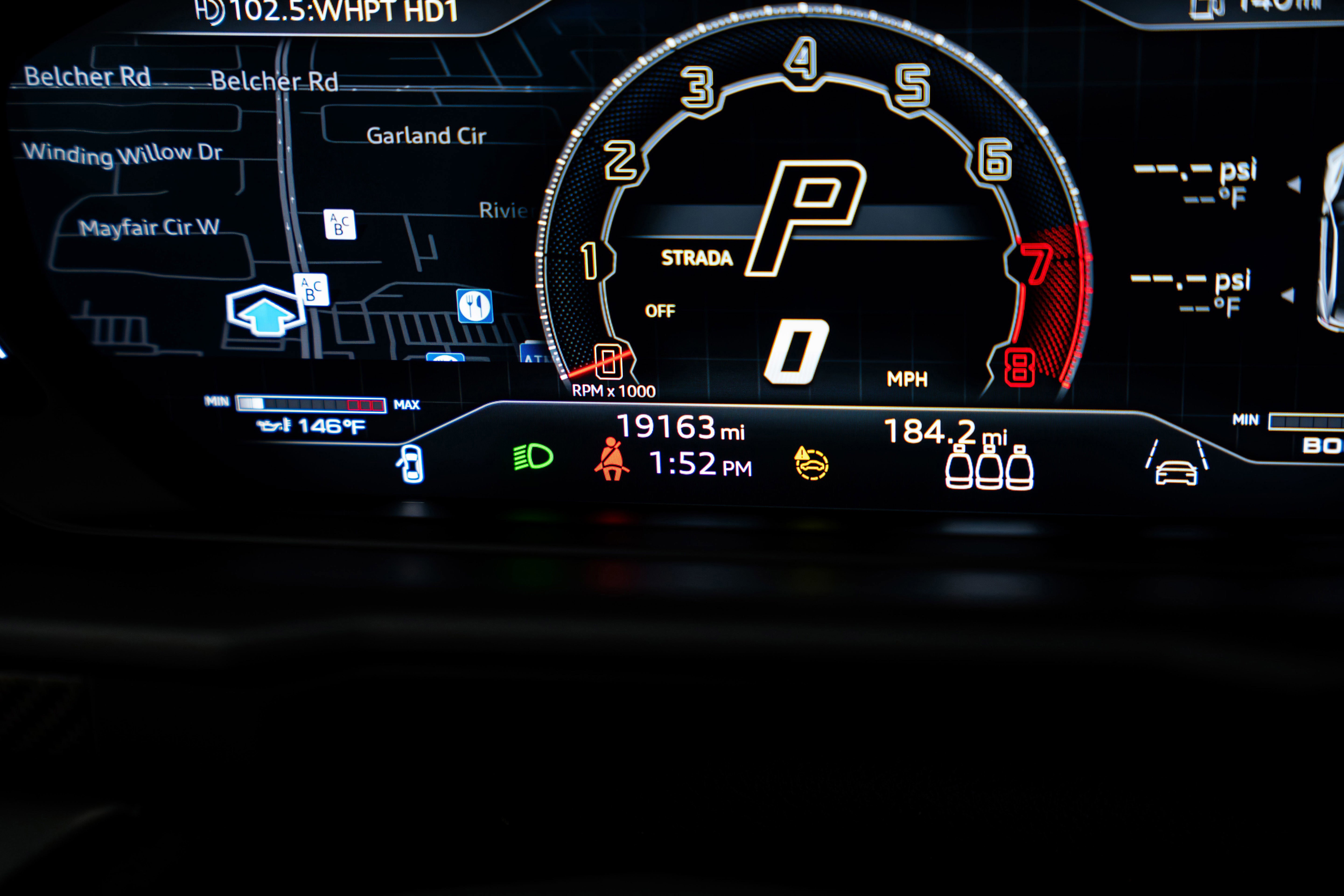 2023 Lamborghini Urus Performante photo 16