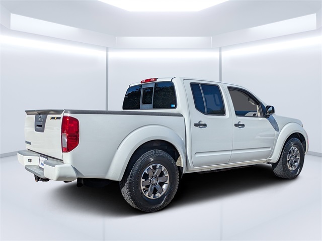 2014 Nissan Frontier Desert Runner photo 3