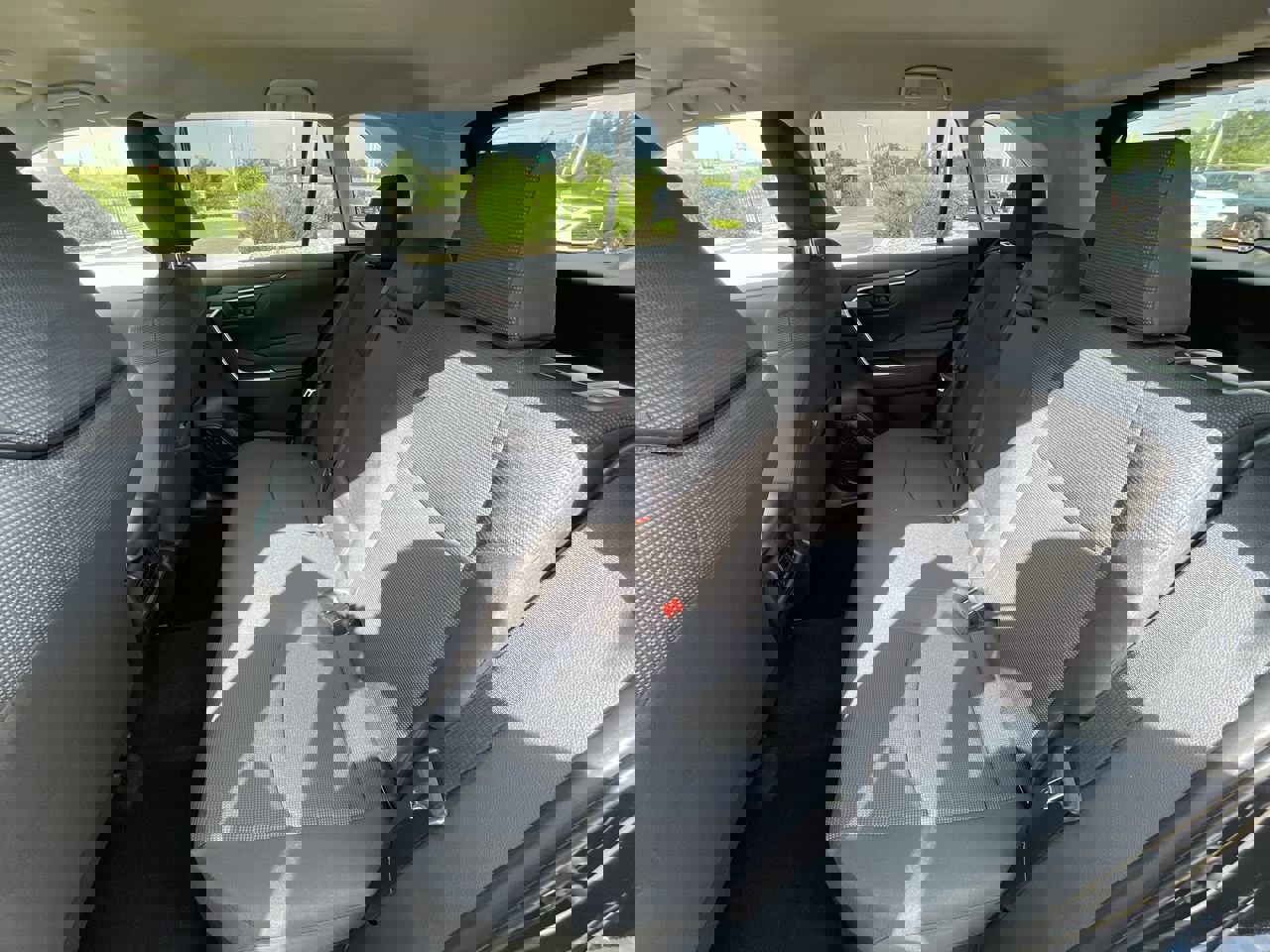 2025 Toyota RAV4 Hybrid LE photo 22
