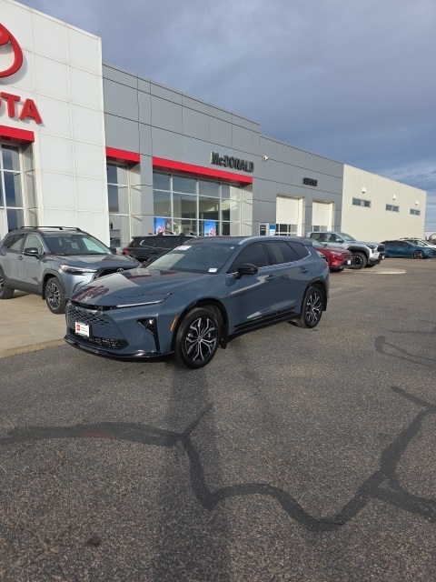 2025 Toyota Crown Signia XLE's photo