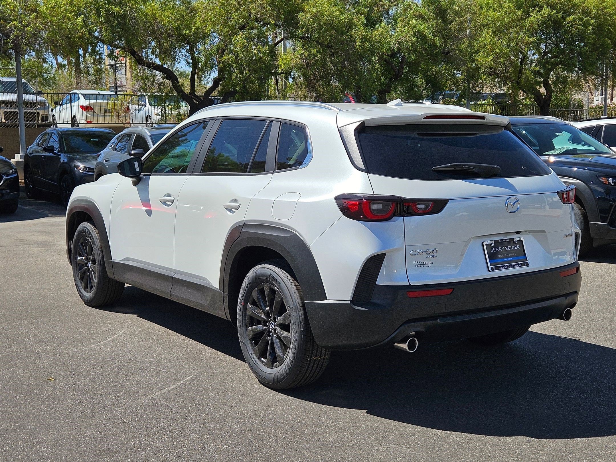 2025 Mazda CX-50 2.5 S Premium photo 3