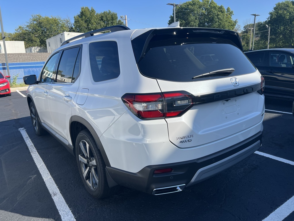 PreOwned 2025 Honda Pilot Touring 4D Sport Utility in Kansas City 