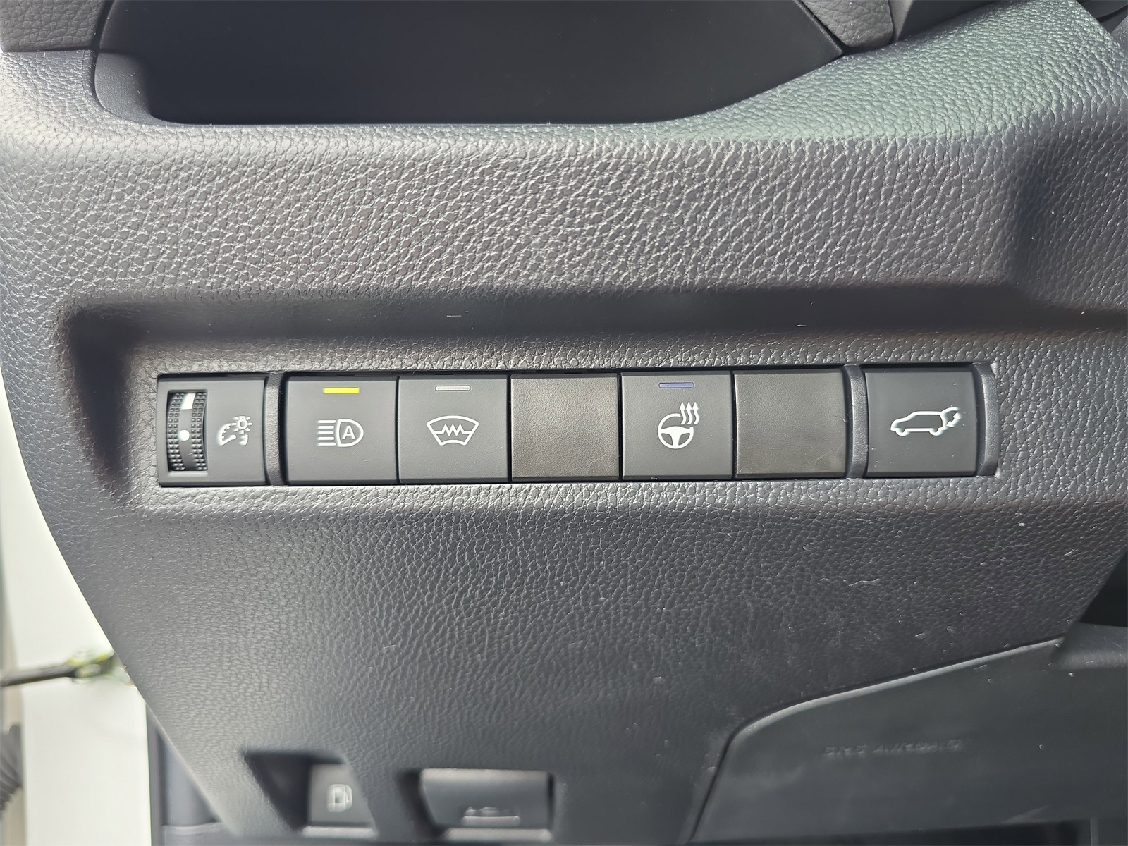 2024 Toyota RAV4 Hybrid XLE photo 20