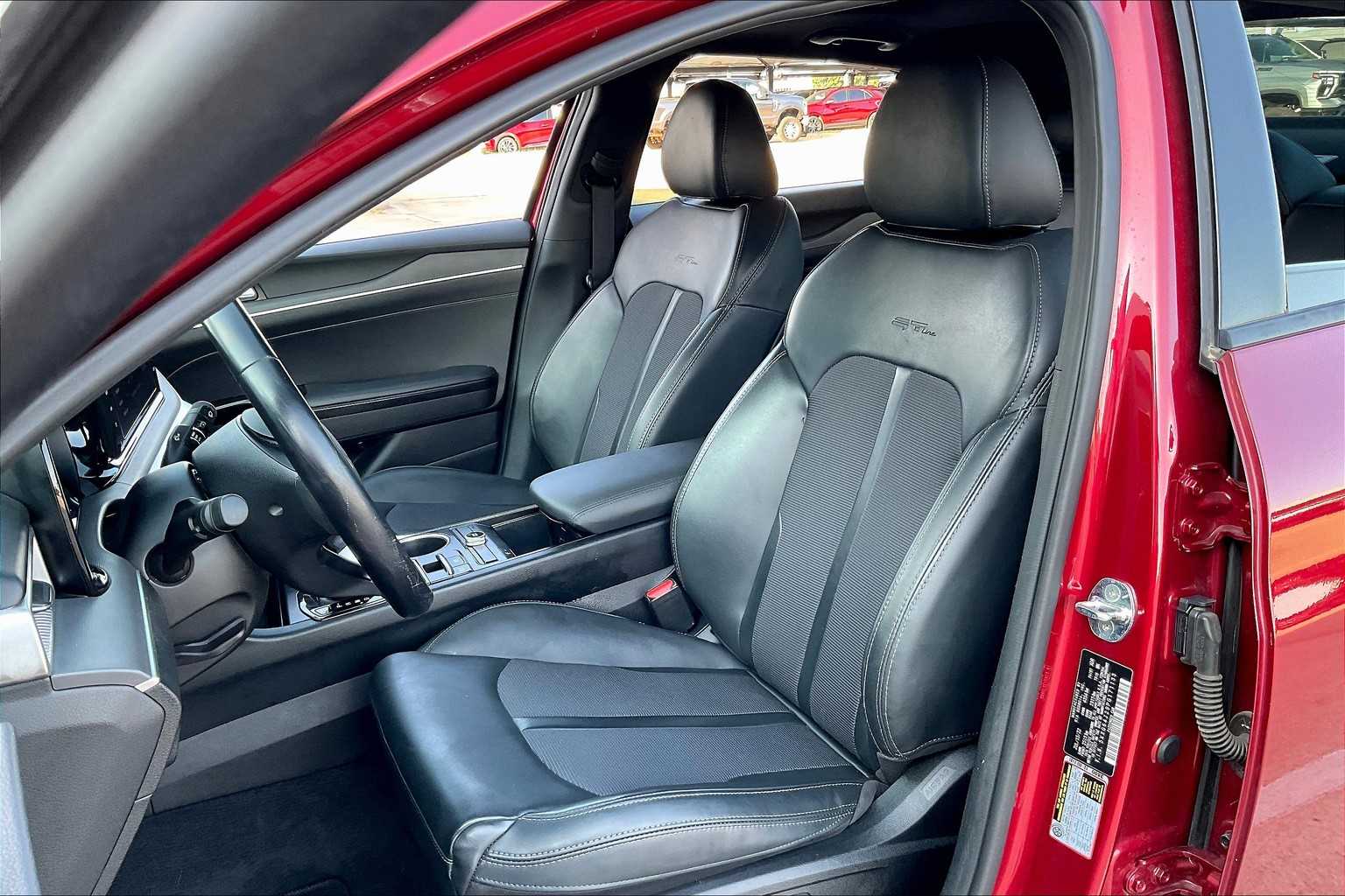2023 Kia K5 GT-Line photo 6