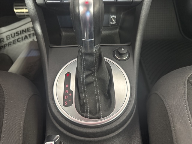 2012 Volkswagen Beetle photo 15